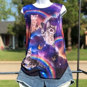Kittens, butterflies, rainbows oh my! Women’s L